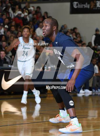 Thumbnail 1 in Sierra Canyon vs. Century (Les Schwab Invitational) photogallery.