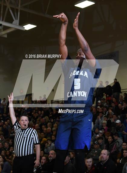 Thumbnail 2 in Sierra Canyon vs. Century (Les Schwab Invitational) photogallery.