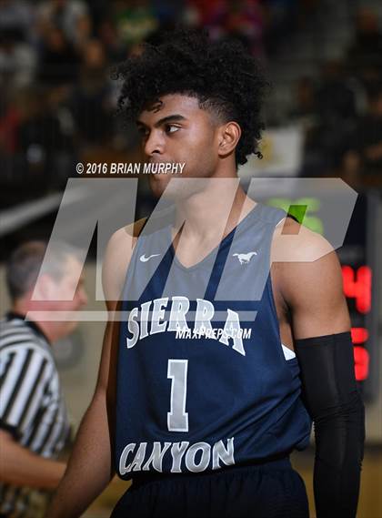 Thumbnail 3 in Sierra Canyon vs. Century (Les Schwab Invitational) photogallery.