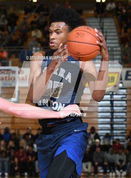 Thumbnail 2 in Sierra Canyon vs. Century (Les Schwab Invitational) photogallery.