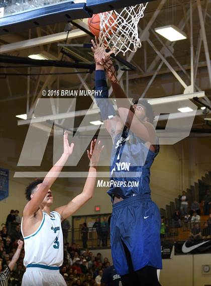 Thumbnail 2 in Sierra Canyon vs. Century (Les Schwab Invitational) photogallery.