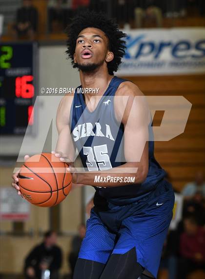 Thumbnail 3 in Sierra Canyon vs. Century (Les Schwab Invitational) photogallery.