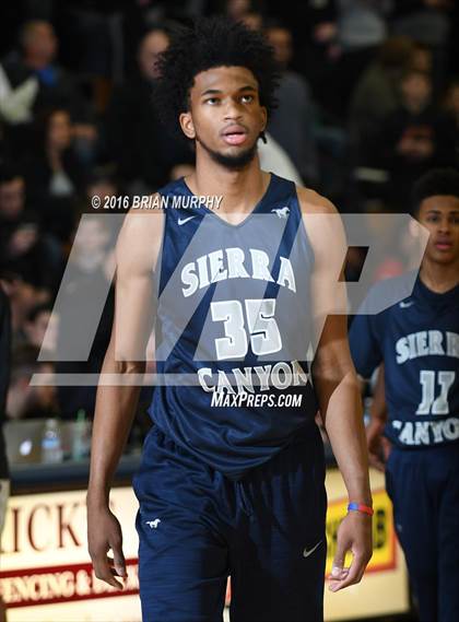 Thumbnail 2 in Sierra Canyon vs. Century (Les Schwab Invitational) photogallery.
