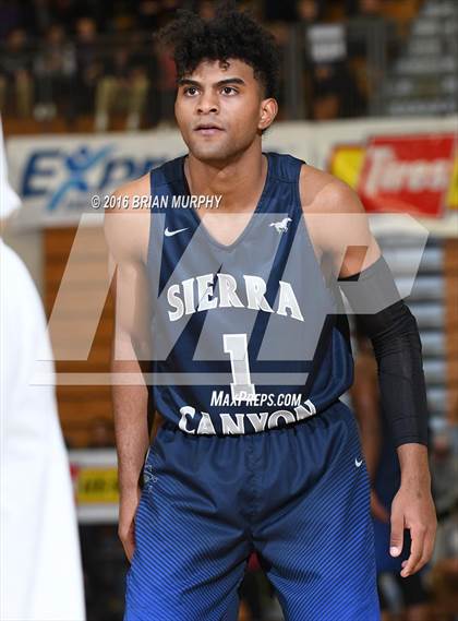 Thumbnail 1 in Sierra Canyon vs. Century (Les Schwab Invitational) photogallery.