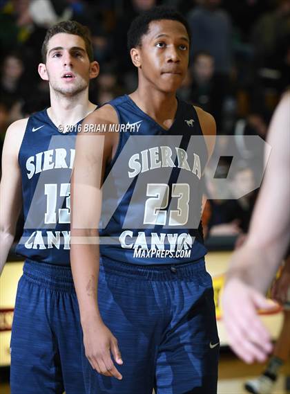 Thumbnail 3 in Sierra Canyon vs. Century (Les Schwab Invitational) photogallery.
