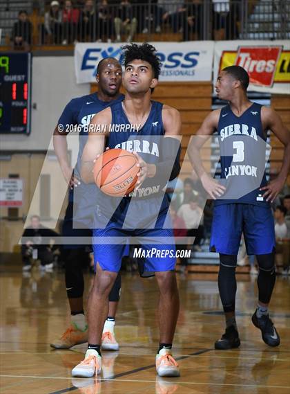 Thumbnail 1 in Sierra Canyon vs. Century (Les Schwab Invitational) photogallery.