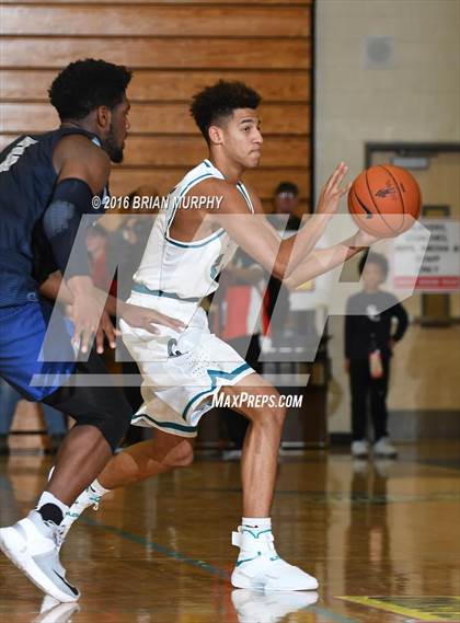 Thumbnail 2 in Sierra Canyon vs. Century (Les Schwab Invitational) photogallery.