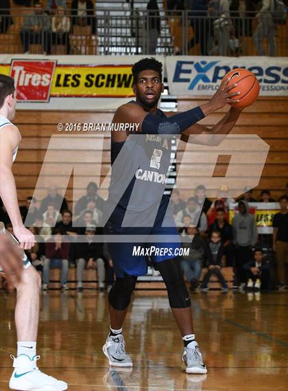 Thumbnail 1 in Sierra Canyon vs. Century (Les Schwab Invitational) photogallery.