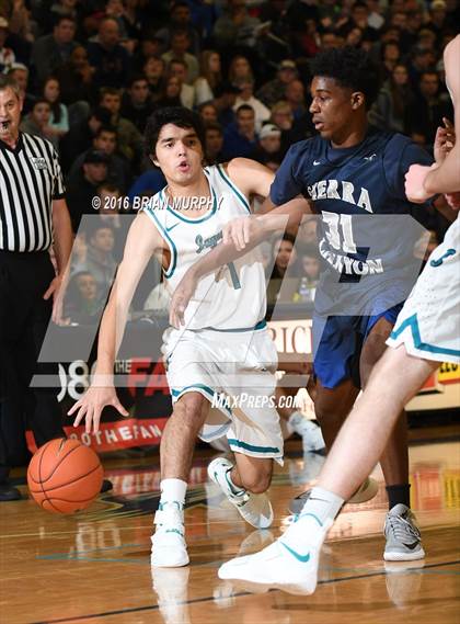 Thumbnail 2 in Sierra Canyon vs. Century (Les Schwab Invitational) photogallery.