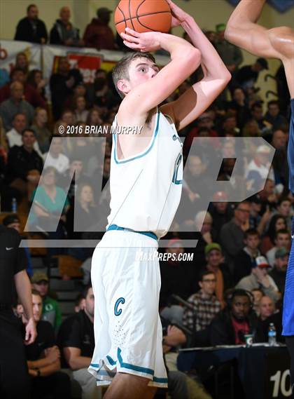 Thumbnail 3 in Sierra Canyon vs. Century (Les Schwab Invitational) photogallery.