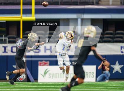 Thumbnail 2 in Oakwood @ Jayton (UIL 1A Division II Football Final) photogallery.