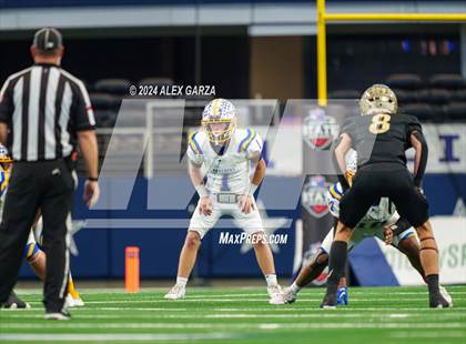 Thumbnail 2 in Oakwood @ Jayton (UIL 1A Division II Football Final) photogallery.