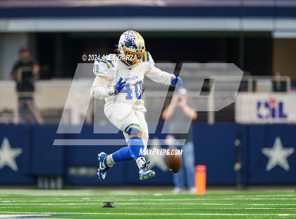 Thumbnail 3 in Oakwood @ Jayton (UIL 1A Division II Football Final) photogallery.
