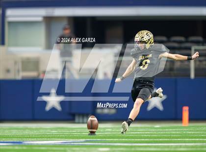 Thumbnail 2 in Oakwood @ Jayton (UIL 1A Division II Football Final) photogallery.