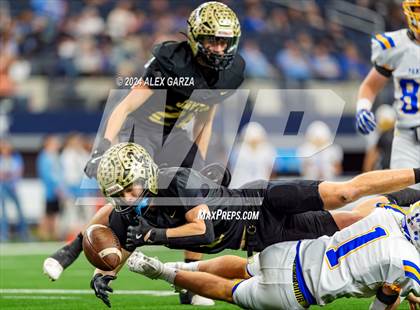Thumbnail 1 in Oakwood @ Jayton (UIL 1A Division II Football Final) photogallery.