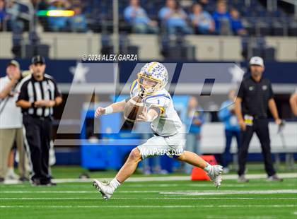 Thumbnail 3 in Oakwood @ Jayton (UIL 1A Division II Football Final) photogallery.