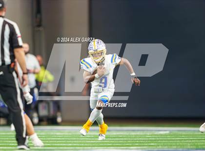 Thumbnail 3 in Oakwood @ Jayton (UIL 1A Division II Football Final) photogallery.