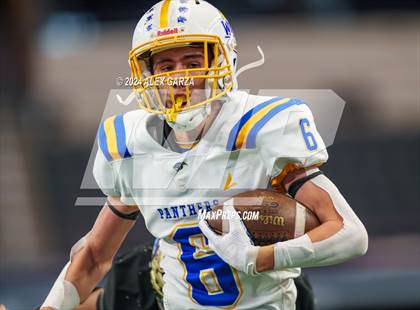 Thumbnail 2 in Oakwood @ Jayton (UIL 1A Division II Football Final) photogallery.