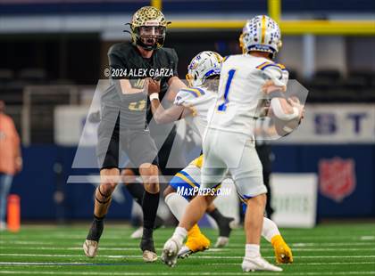 Thumbnail 2 in Oakwood @ Jayton (UIL 1A Division II Football Final) photogallery.