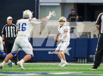 Thumbnail 3 in Oakwood @ Jayton (UIL 1A Division II Football Final) photogallery.