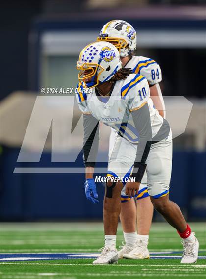 Thumbnail 3 in Oakwood @ Jayton (UIL 1A Division II Football Final) photogallery.