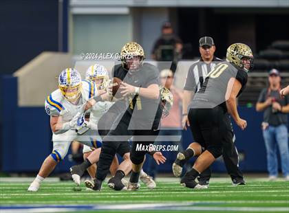 Thumbnail 2 in Oakwood @ Jayton (UIL 1A Division II Football Final) photogallery.