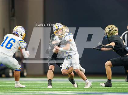 Thumbnail 3 in Oakwood @ Jayton (UIL 1A Division II Football Final) photogallery.