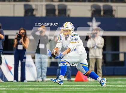 Thumbnail 1 in Oakwood @ Jayton (UIL 1A Division II Football Final) photogallery.