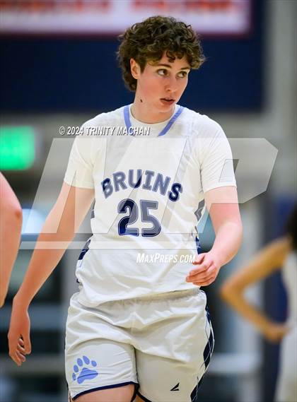 Thumbnail 2 in Woodland Christian vs. Branham photogallery.