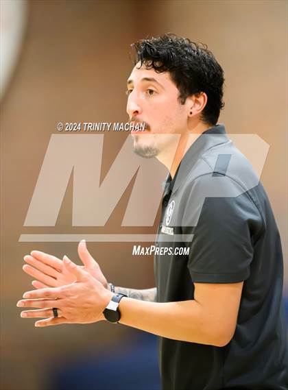 Thumbnail 2 in Woodland Christian vs. Branham photogallery.