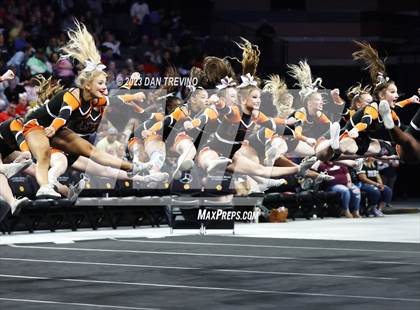 Thumbnail 3 in VHSL State Cheer Competition (Class 4) photogallery.