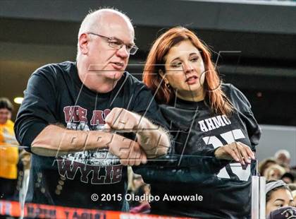 Thumbnail 1 in Longview vs. Wylie (UIL 5A Region II Regional Playoffs) photogallery.