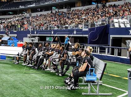 Thumbnail 1 in Longview vs. Wylie (UIL 5A Region II Regional Playoffs) photogallery.
