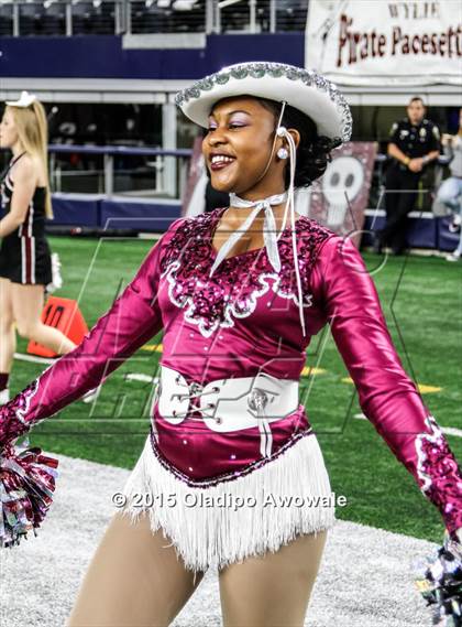 Thumbnail 3 in Longview vs. Wylie (UIL 5A Region II Regional Playoffs) photogallery.