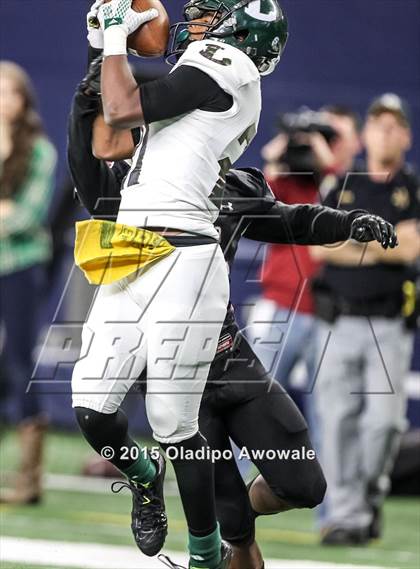 Thumbnail 2 in Longview vs. Wylie (UIL 5A Region II Regional Playoffs) photogallery.