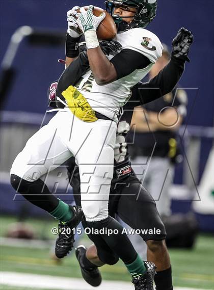 Thumbnail 1 in Longview vs. Wylie (UIL 5A Region II Regional Playoffs) photogallery.