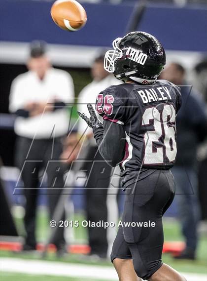 Thumbnail 3 in Longview vs. Wylie (UIL 5A Region II Regional Playoffs) photogallery.