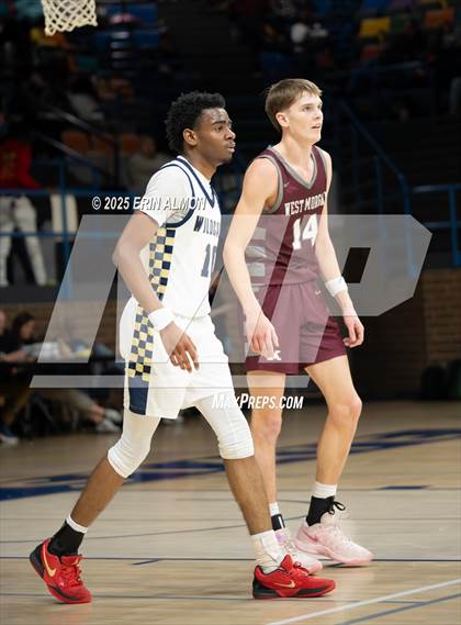 Thumbnail 2 in Tarrant vs. West Morgan (AHSAA 4A Regional First Round) photogallery.
