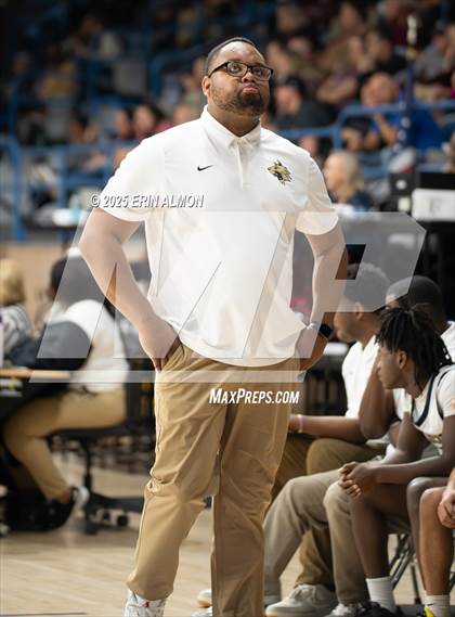 Thumbnail 3 in Tarrant vs. West Morgan (AHSAA 4A Regional First Round) photogallery.
