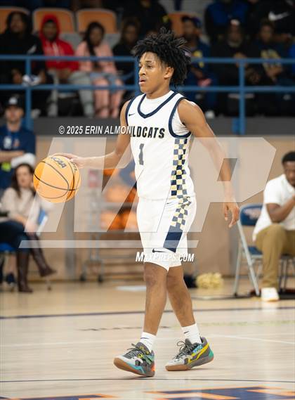 Thumbnail 2 in Tarrant vs. West Morgan (AHSAA 4A Regional First Round) photogallery.