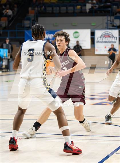 Thumbnail 2 in Tarrant vs. West Morgan (AHSAA 4A Regional First Round) photogallery.