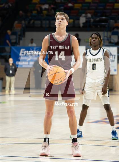 Thumbnail 2 in Tarrant vs. West Morgan (AHSAA 4A Regional First Round) photogallery.