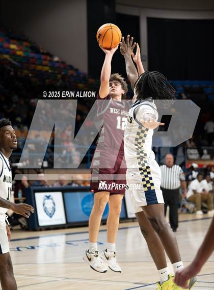 Thumbnail 3 in Tarrant vs. West Morgan (AHSAA 4A Regional First Round) photogallery.
