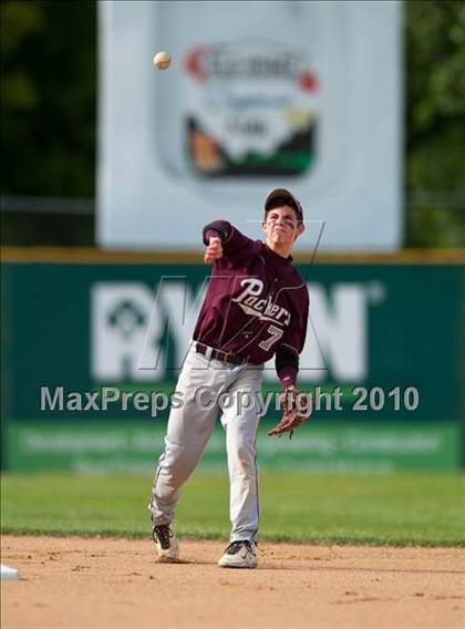 Thumbnail 1 in Hill-Murray vs. South St. Paul (Section 4AAA Playoffs) photogallery.