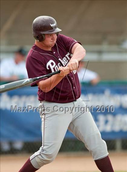 Thumbnail 3 in Hill-Murray vs. South St. Paul (Section 4AAA Playoffs) photogallery.