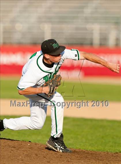 Thumbnail 1 in Hill-Murray vs. South St. Paul (Section 4AAA Playoffs) photogallery.