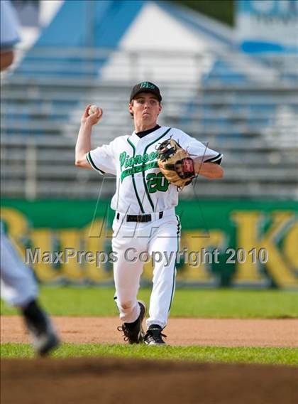Thumbnail 2 in Hill-Murray vs. South St. Paul (Section 4AAA Playoffs) photogallery.
