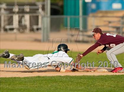 Thumbnail 2 in Hill-Murray vs. South St. Paul (Section 4AAA Playoffs) photogallery.