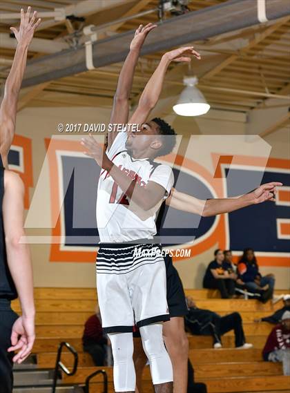 Thumbnail 3 in El Capitan vs. Fairfield (Running with the Pack) photogallery.