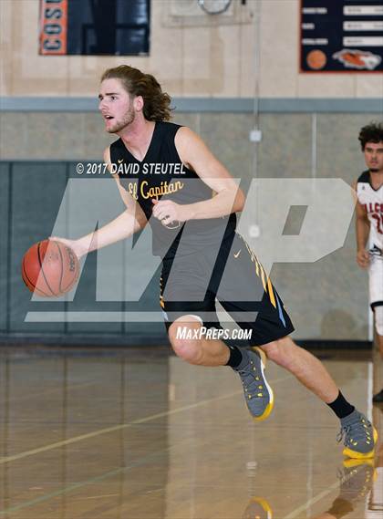 Thumbnail 2 in El Capitan vs. Fairfield (Running with the Pack) photogallery.